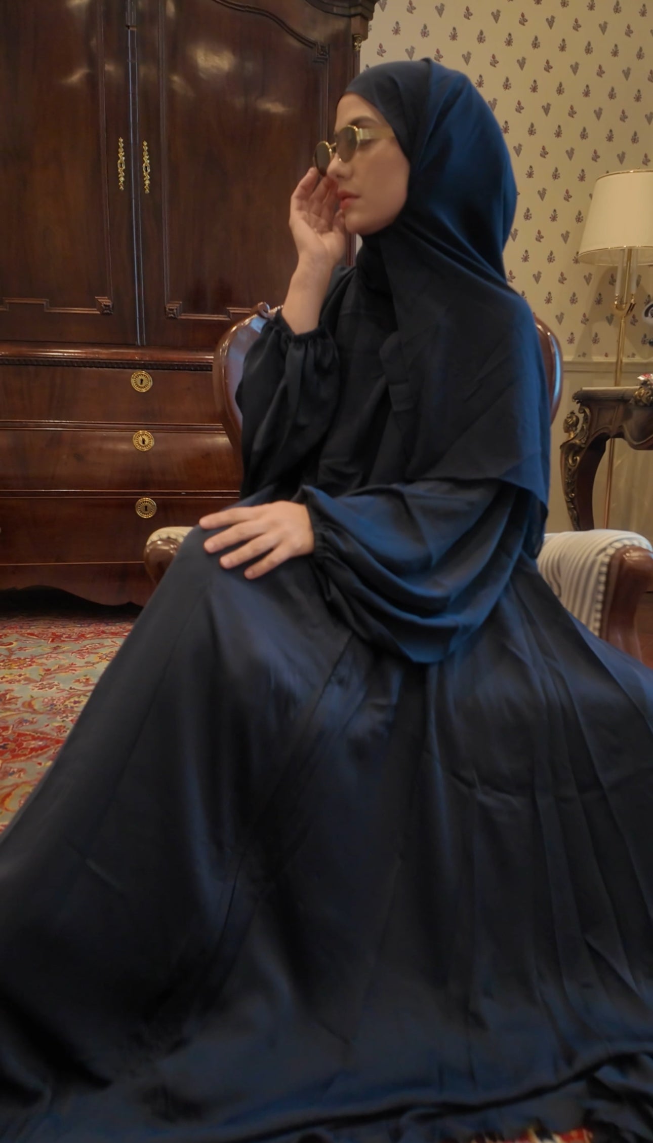 Black flow abayah with attached hijab
