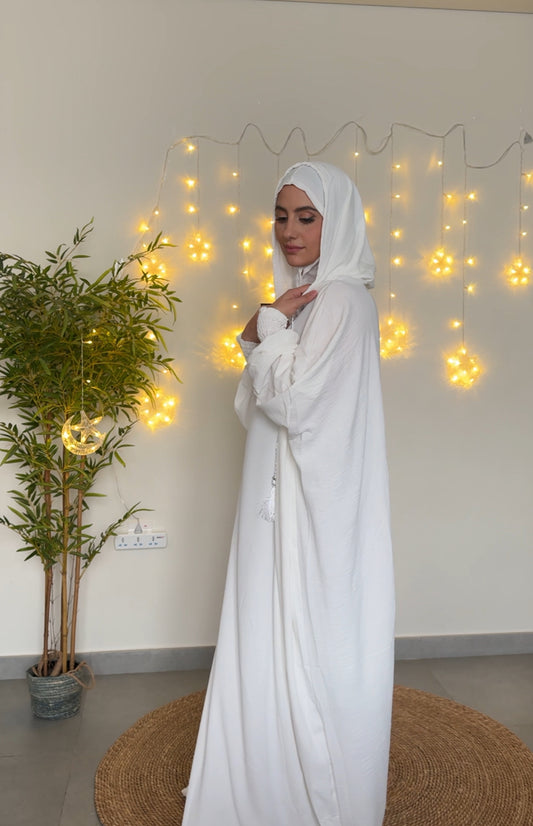 White burqa with no dots
