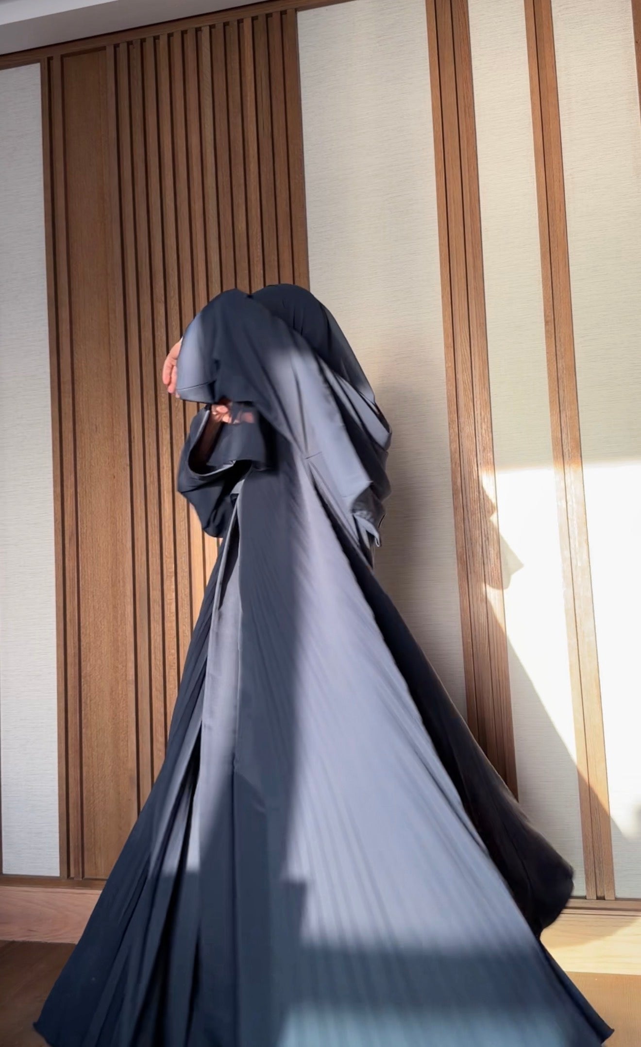 Navy pleat abayah