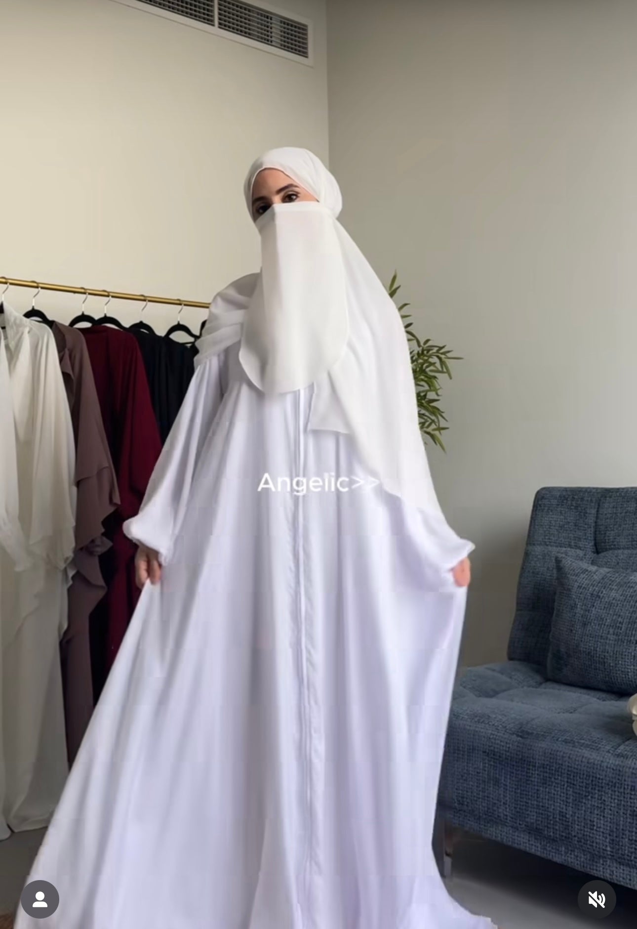 White flow abayah with hijab for umrah or haj