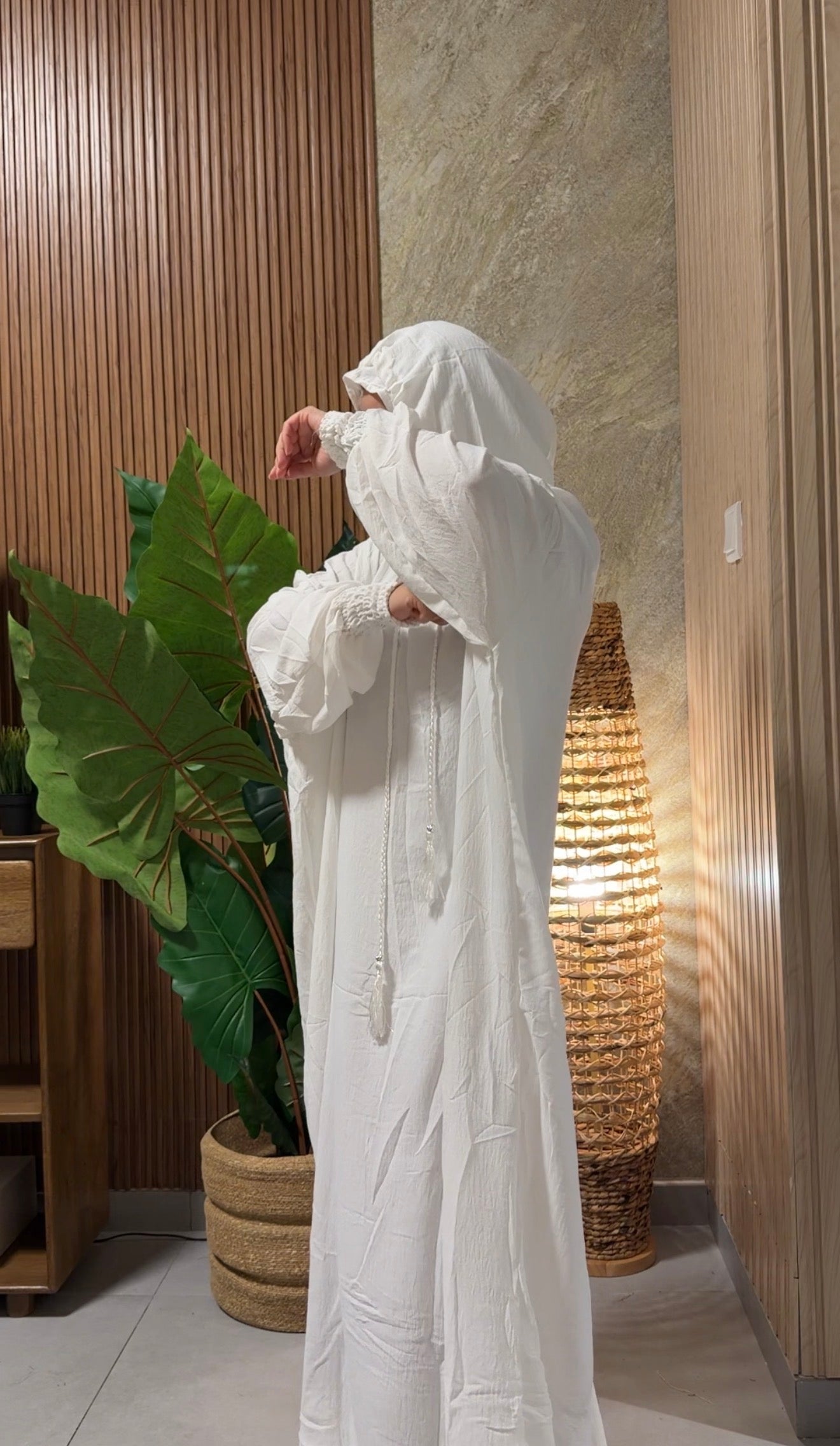 White burqa with no dots