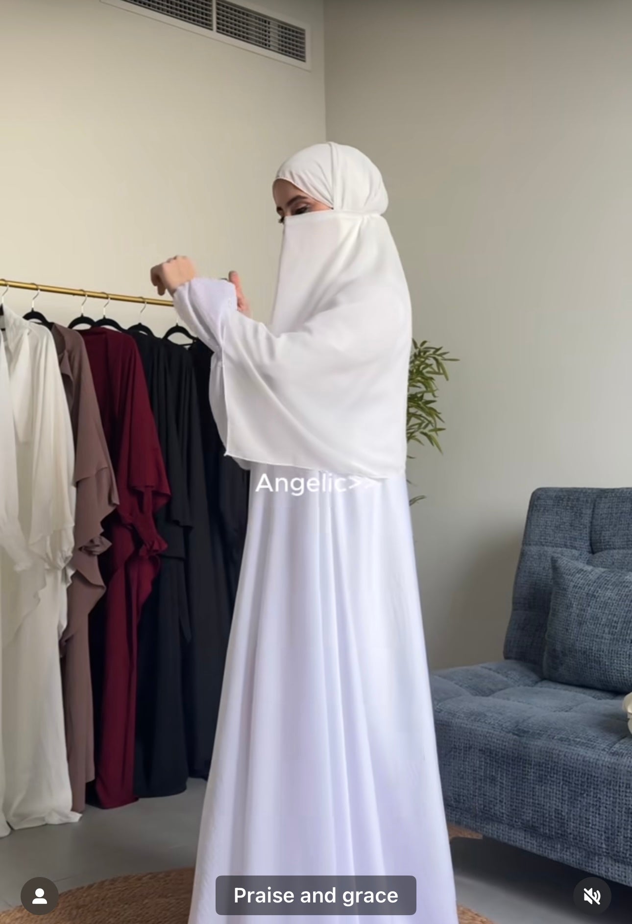 White flow abayah with hijab for umrah or haj