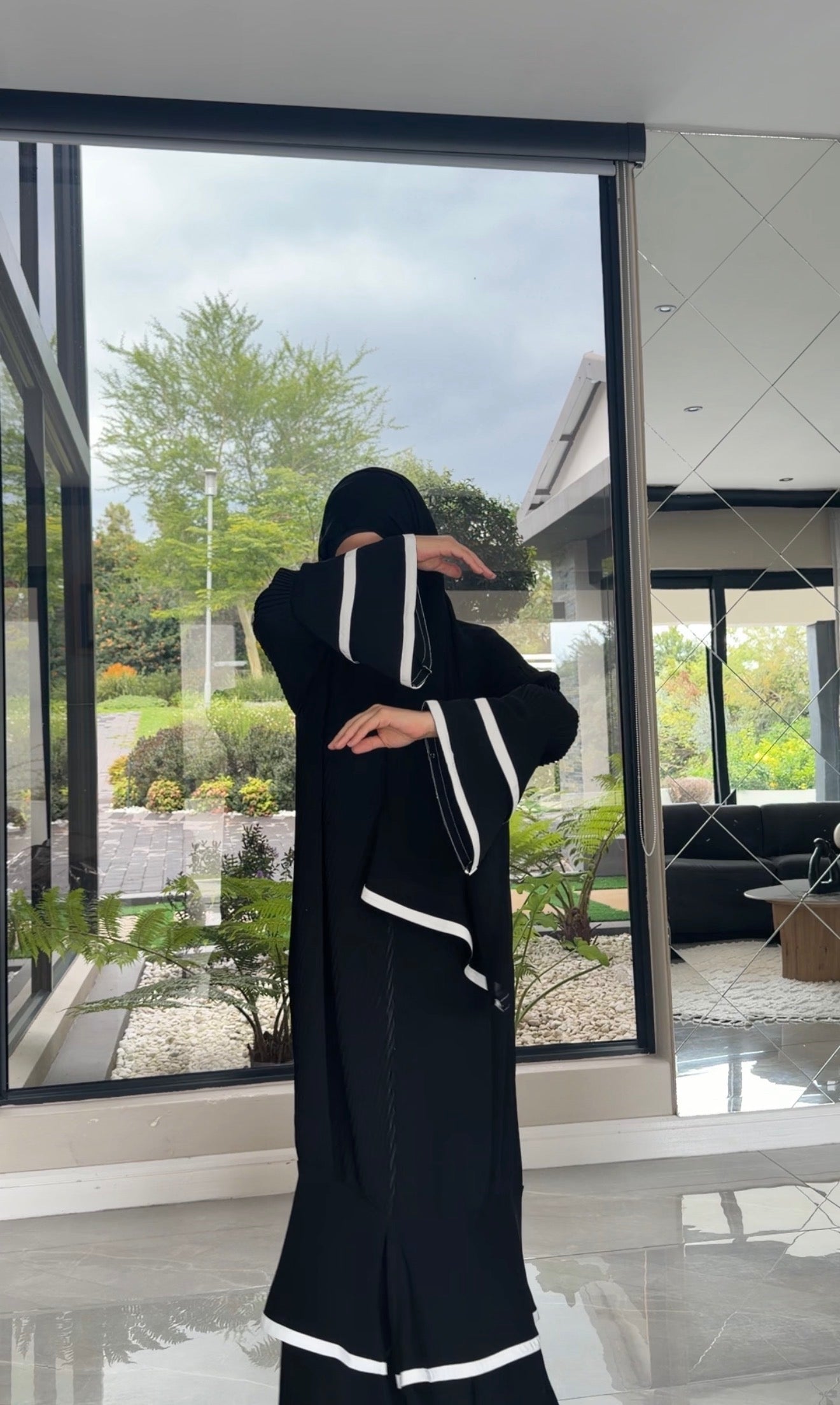 Black with white pleat abayah