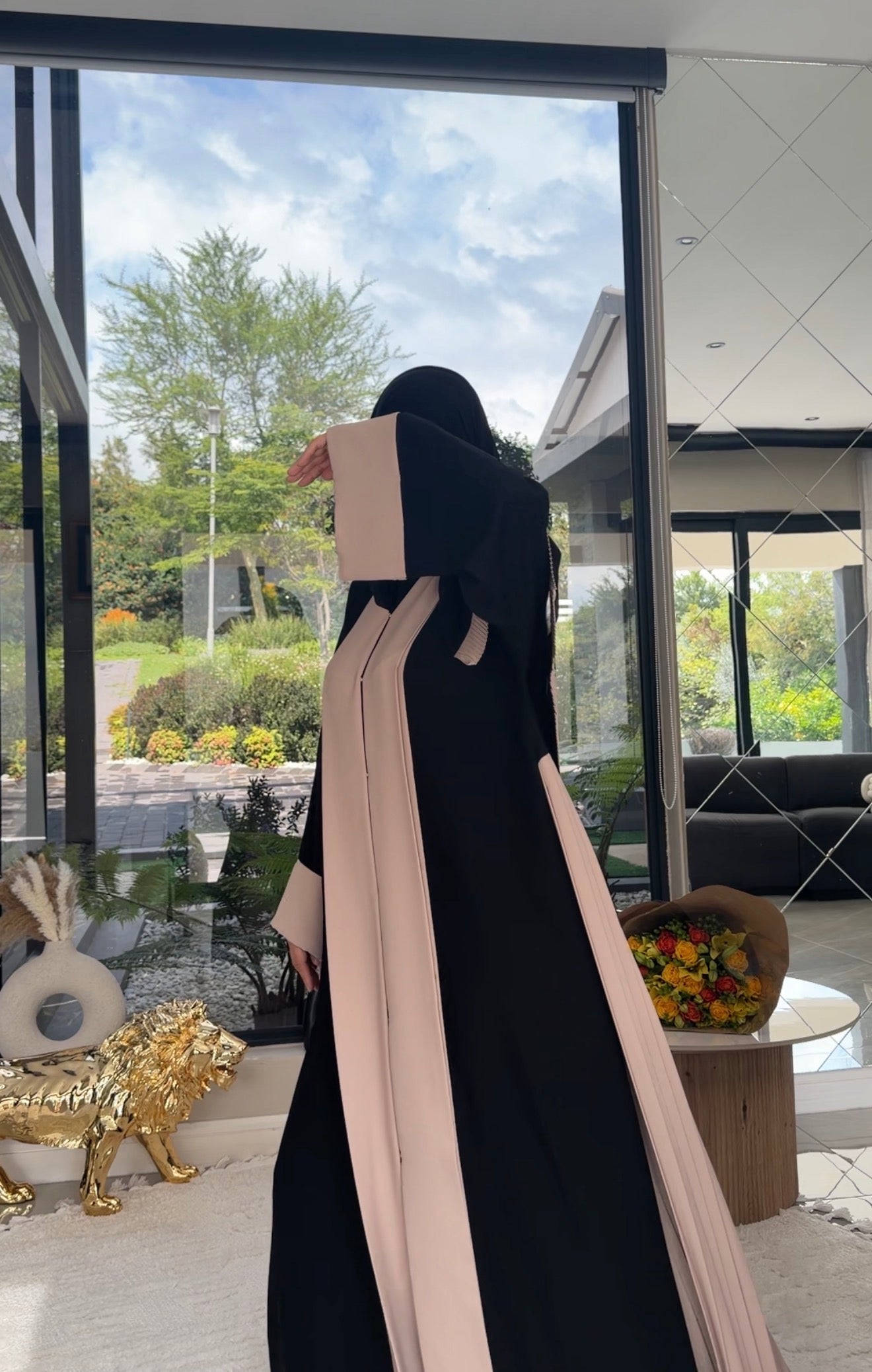 Black and beige pleat flow abayah
