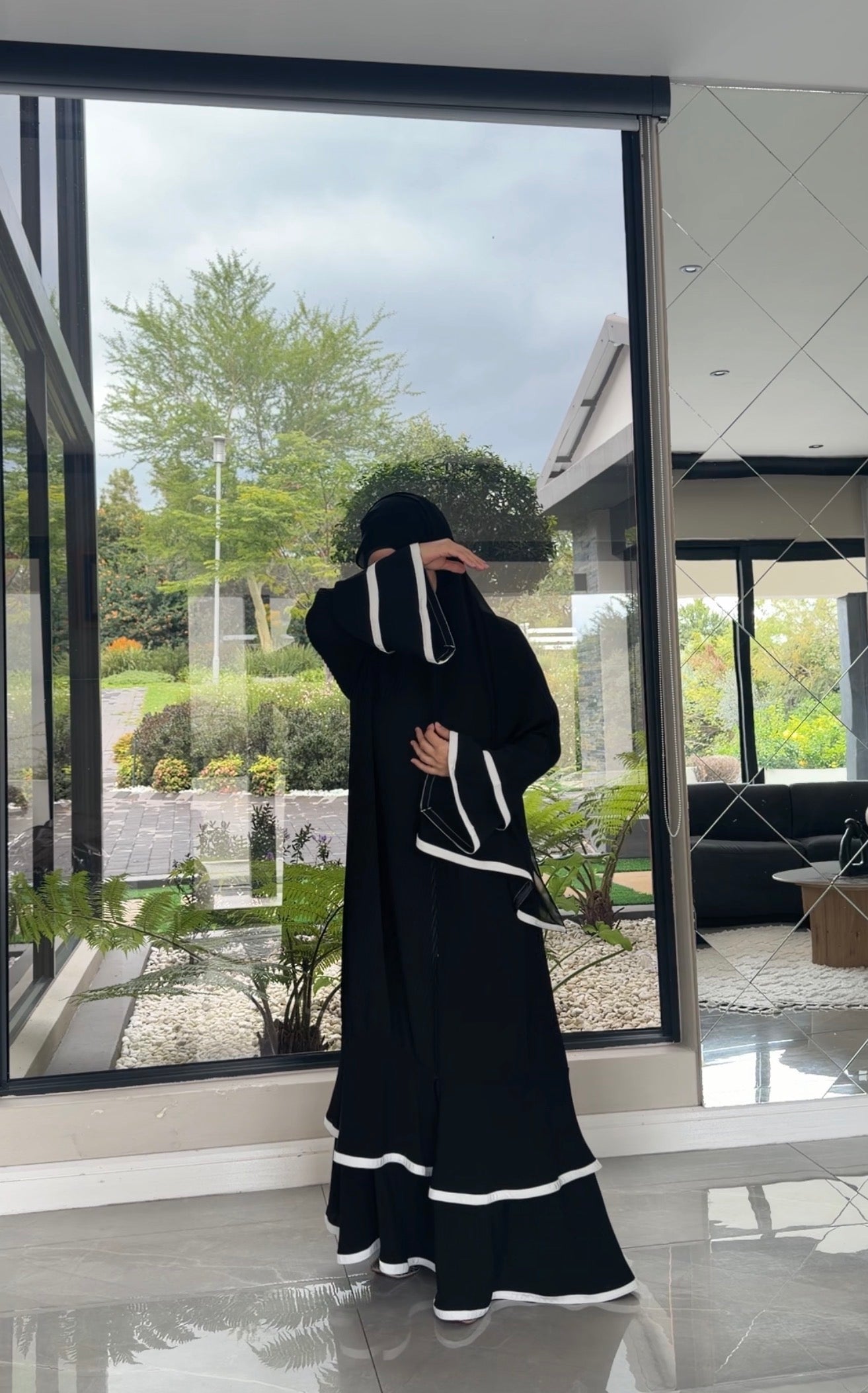 Black with white pleat abayah