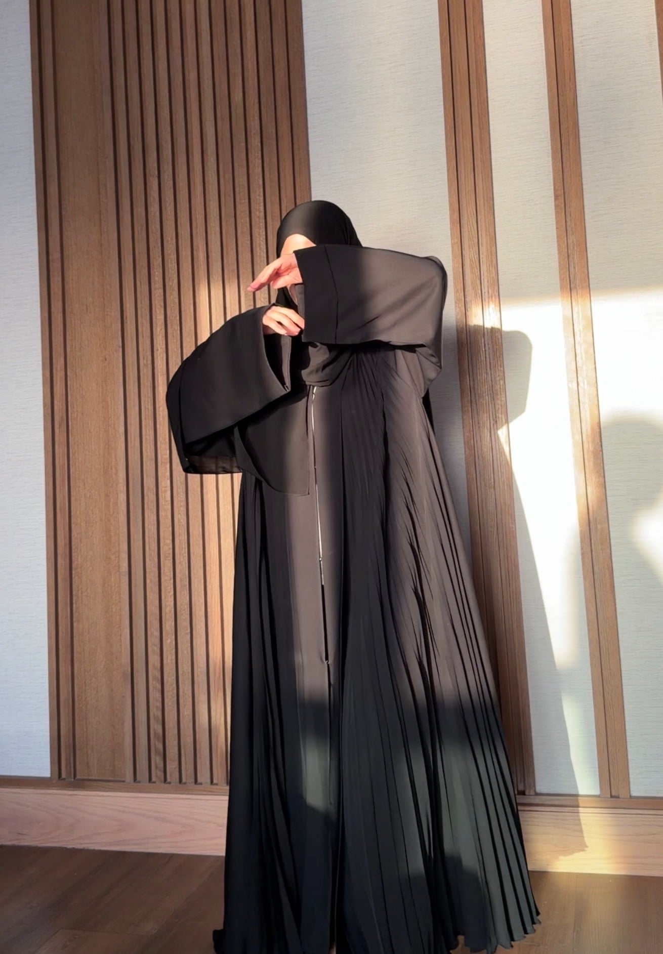Black pleat abayah