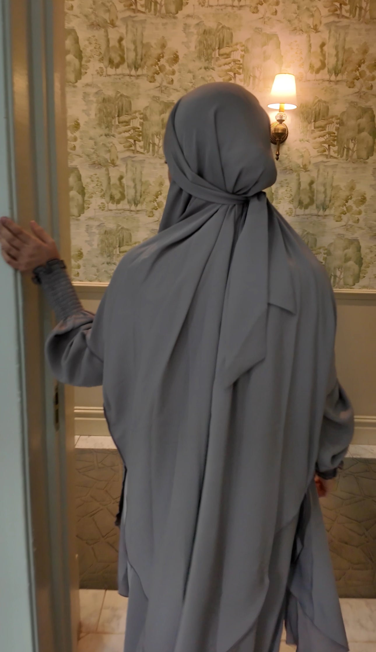 Beige Nada fabric Jilbab with long sleeve inner