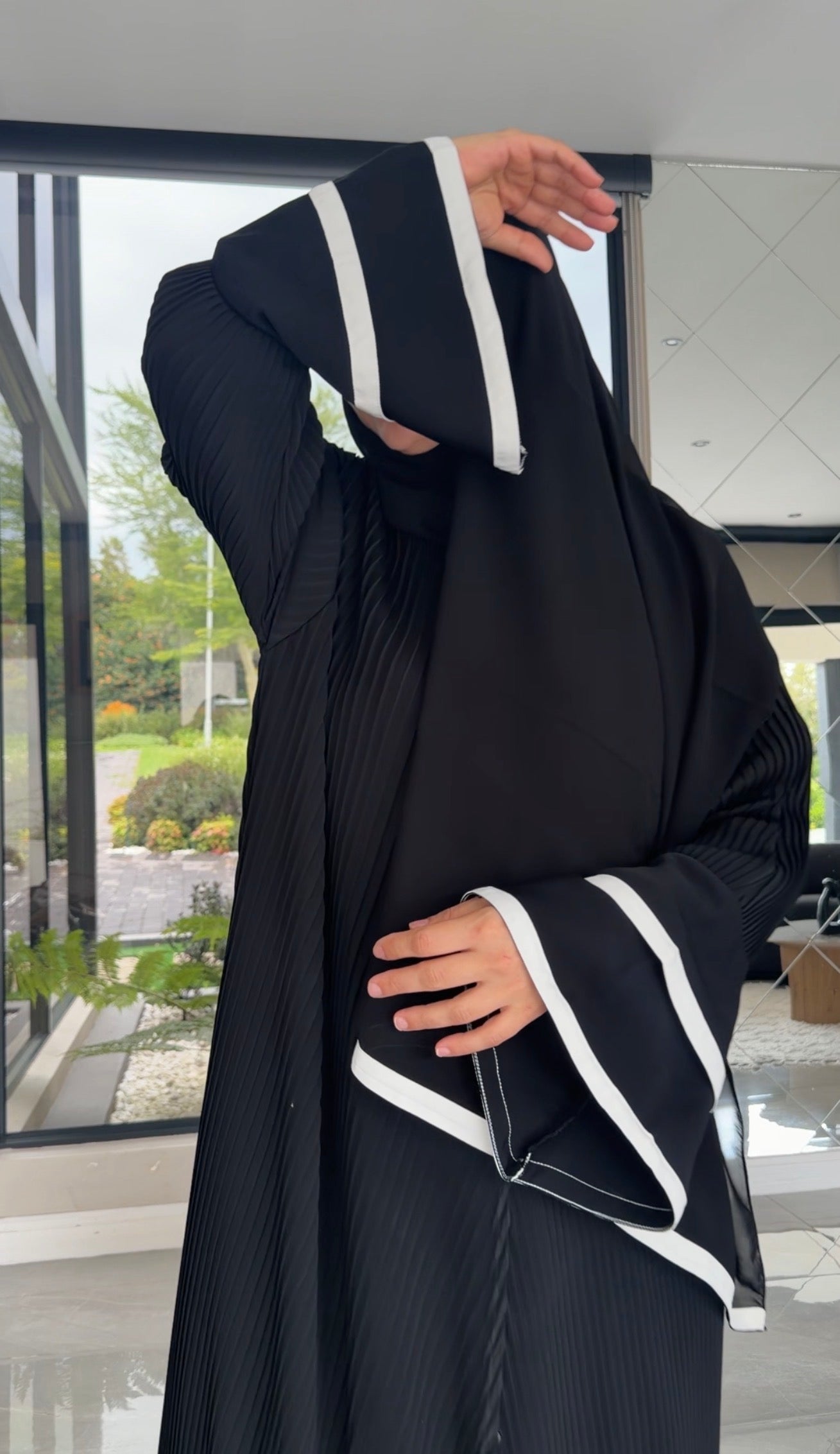 Black with white pleat abayah