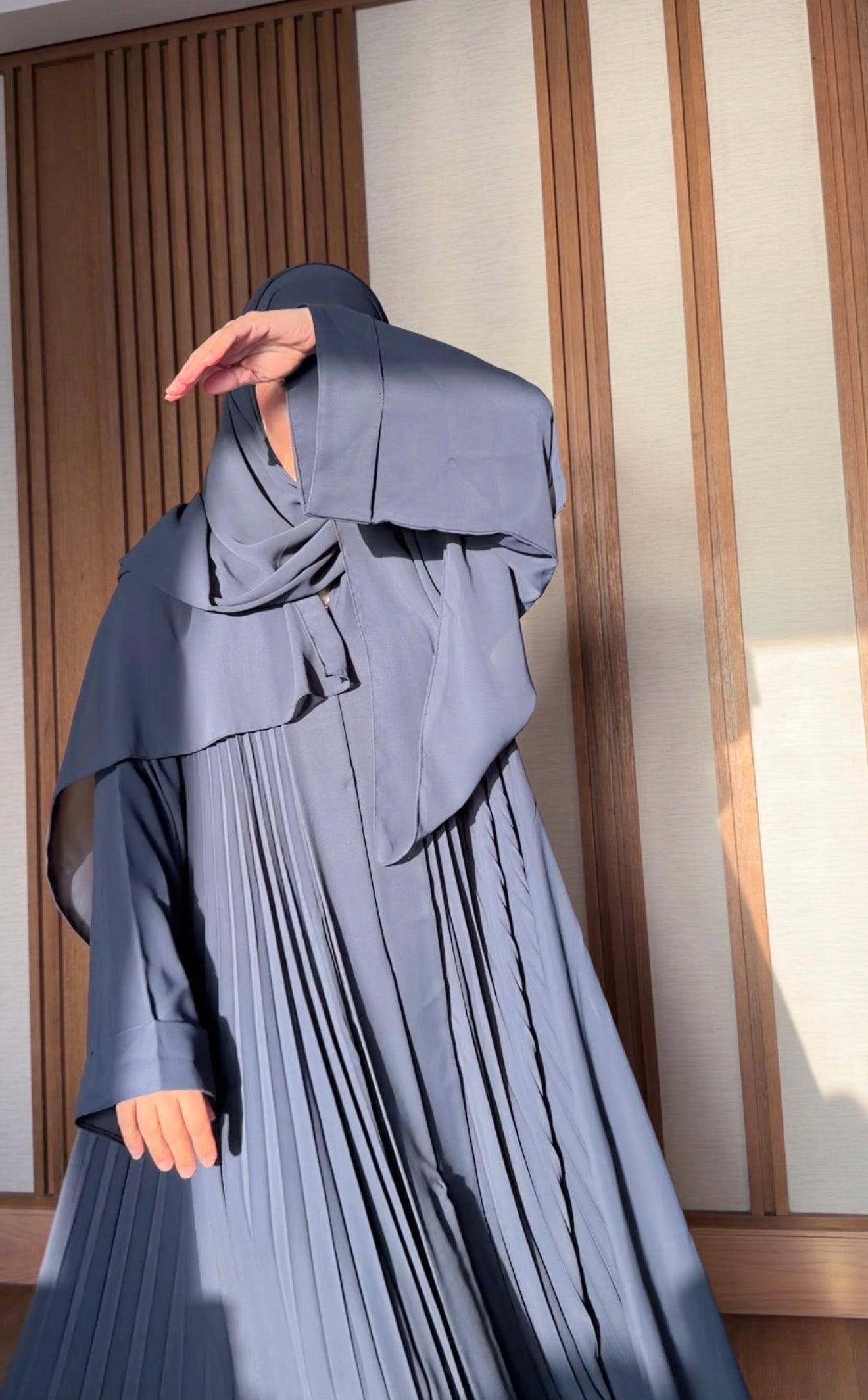 Navy pleat abayah