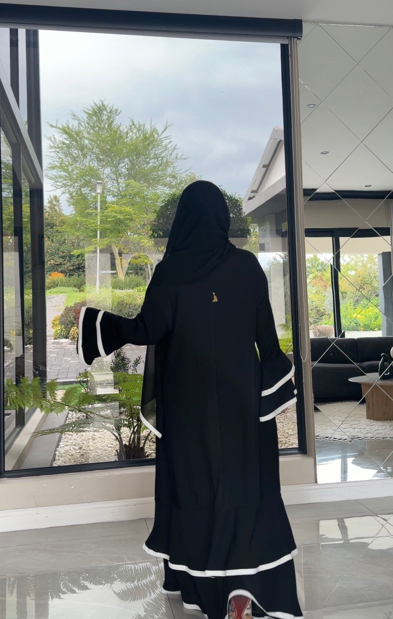 Black with white pleat abayah