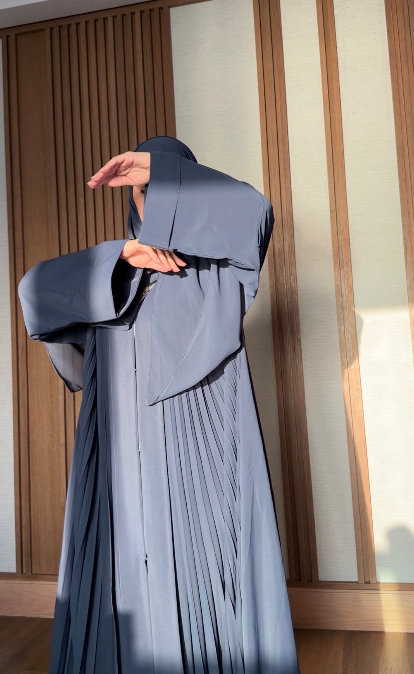 Navy pleat abayah