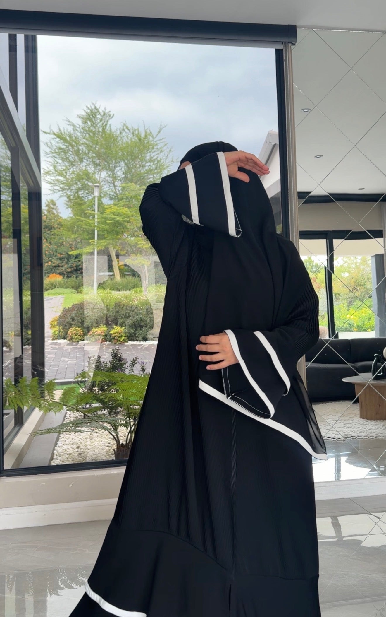 Black with white pleat abayah