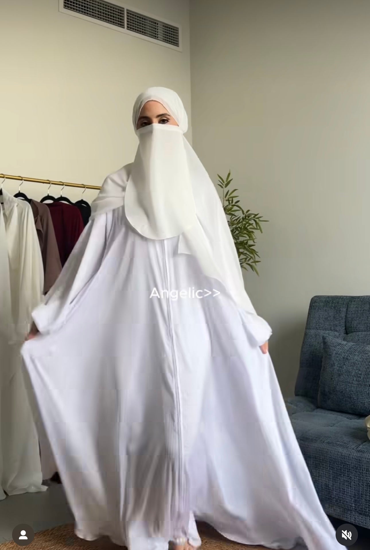 White flow abayah with hijab for umrah or haj