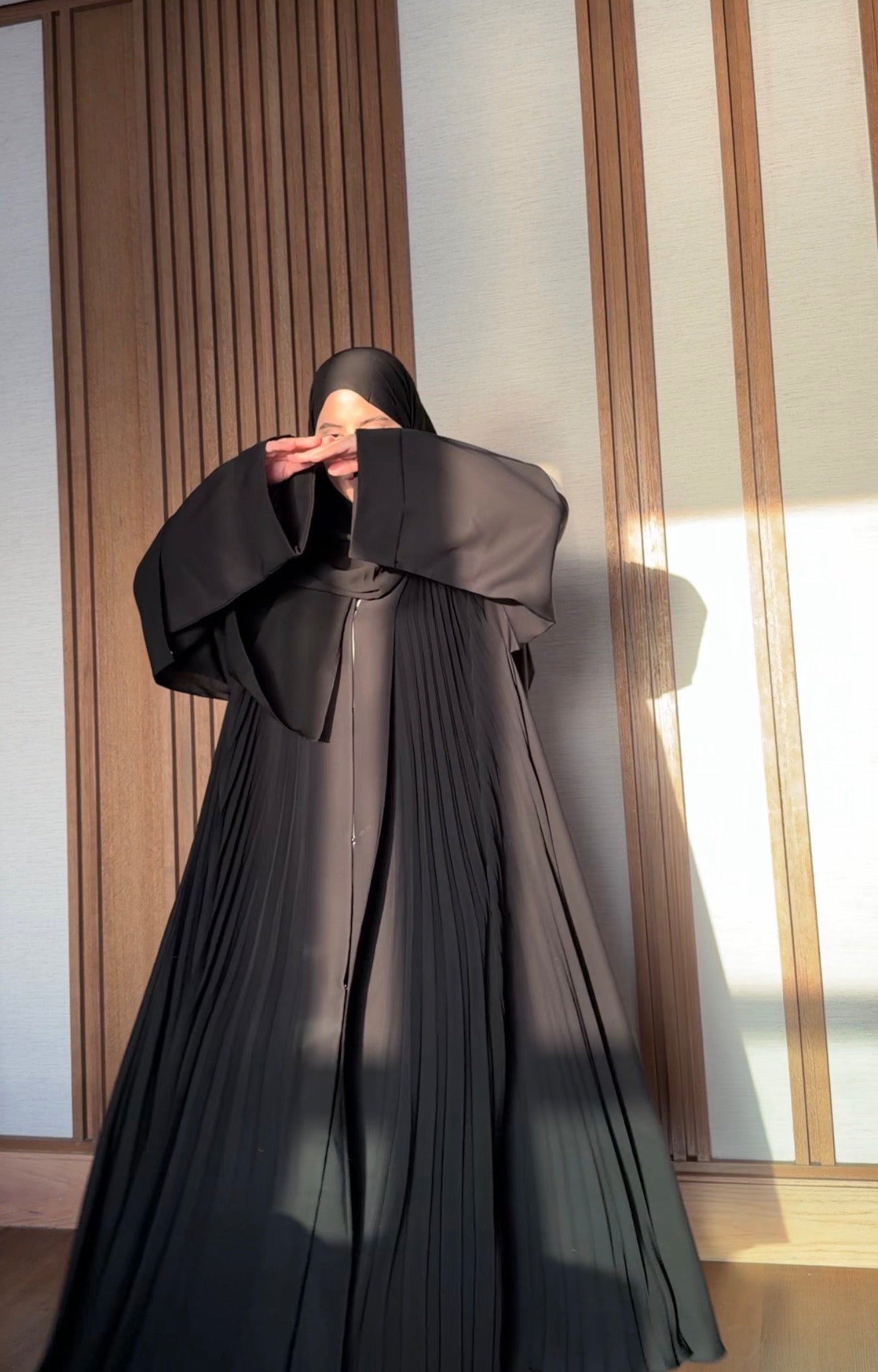 Black pleat abayah