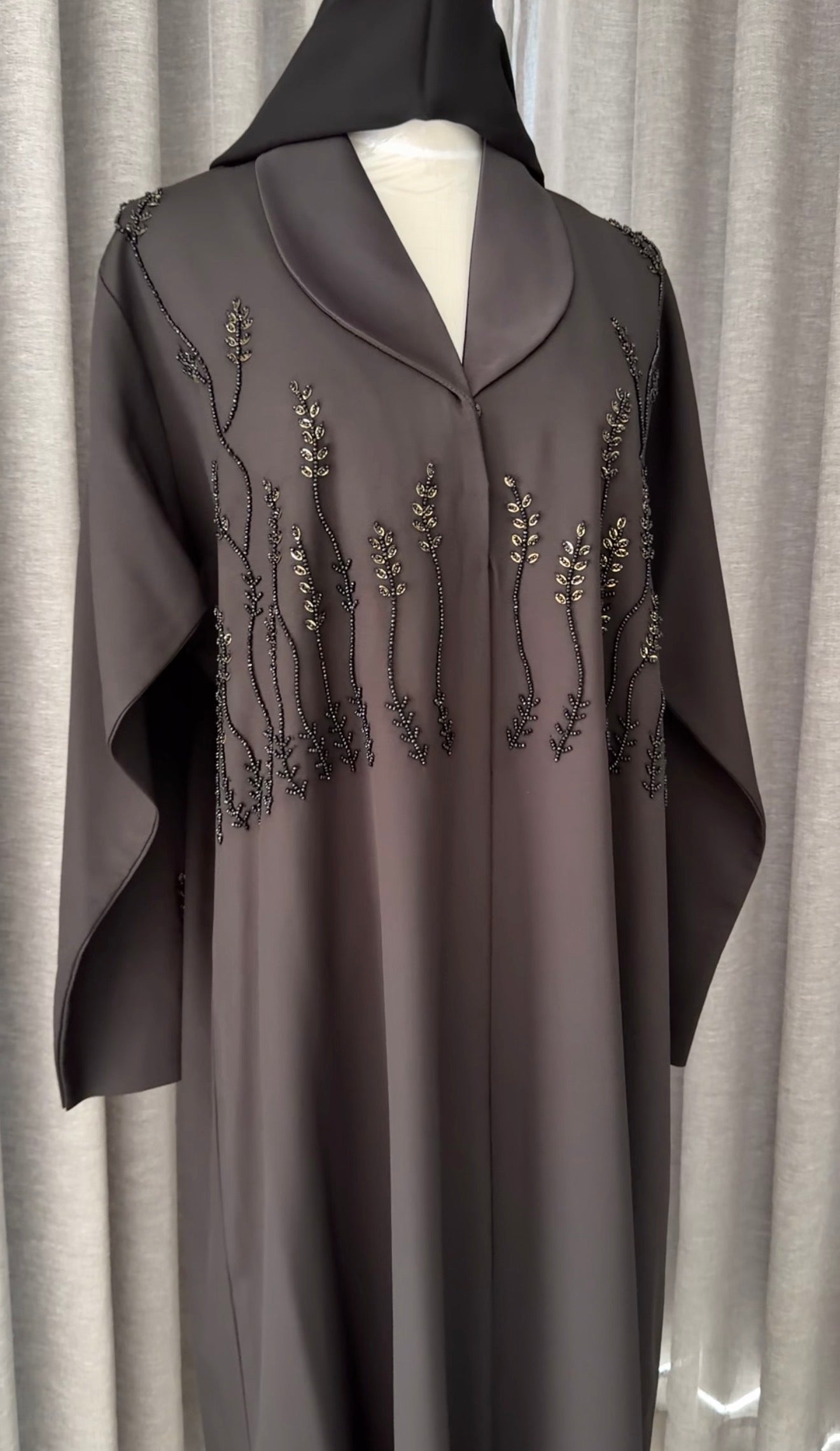 Black colar abayah with plant beadwork