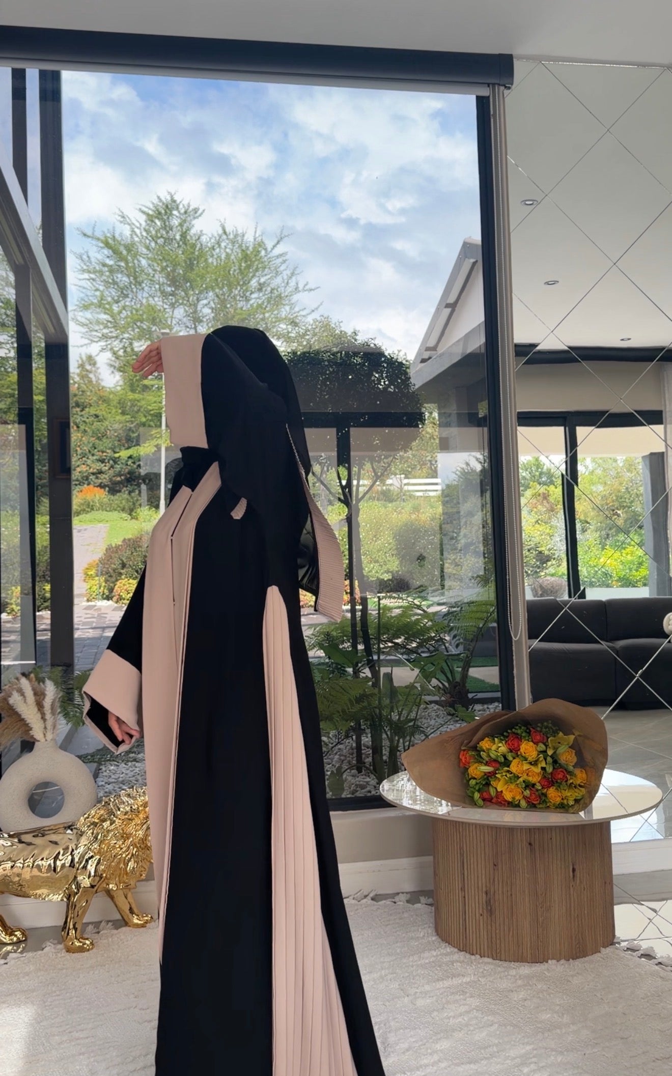 Black and beige pleat flow abayah