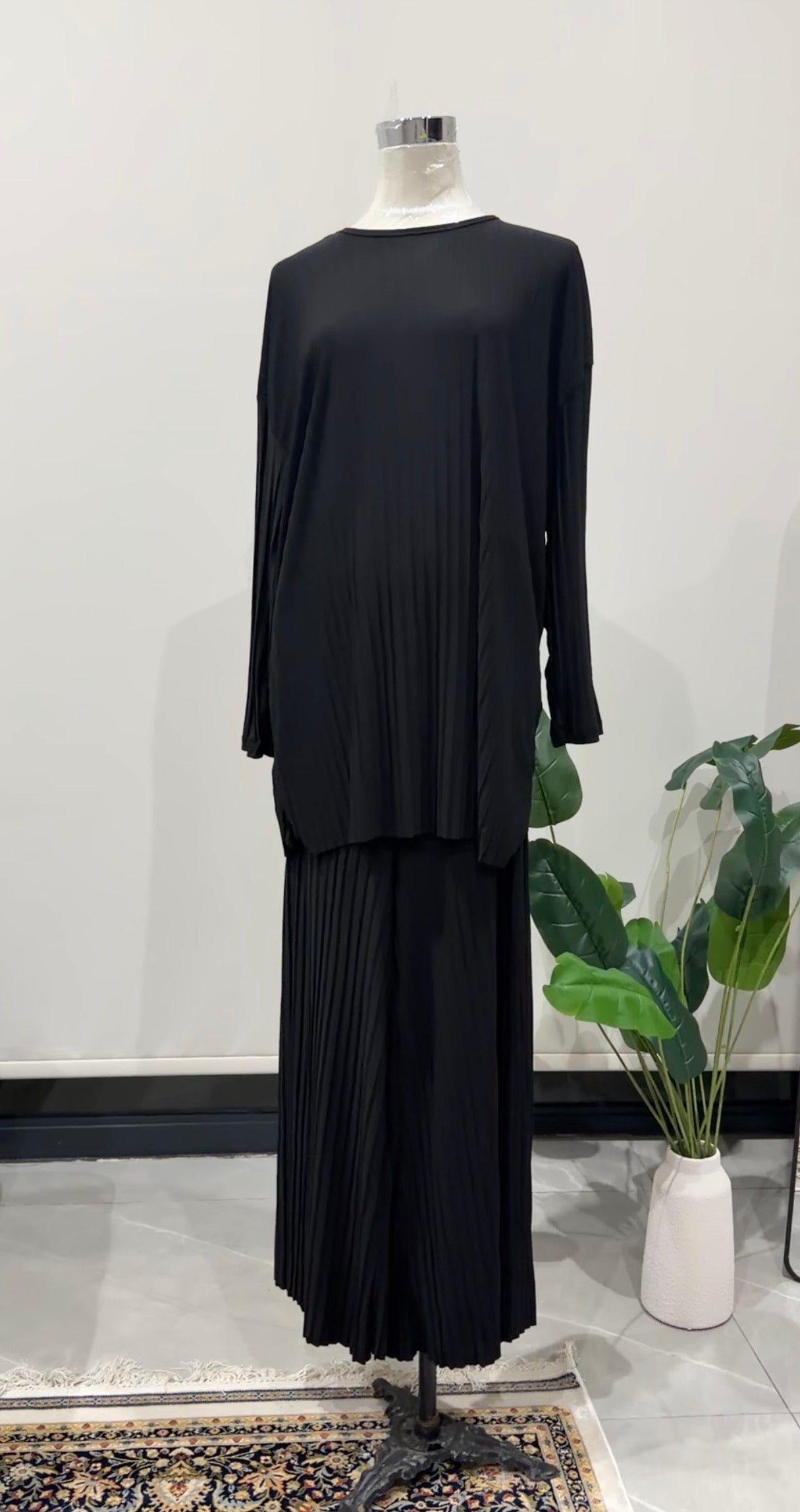 Black Pleat Set