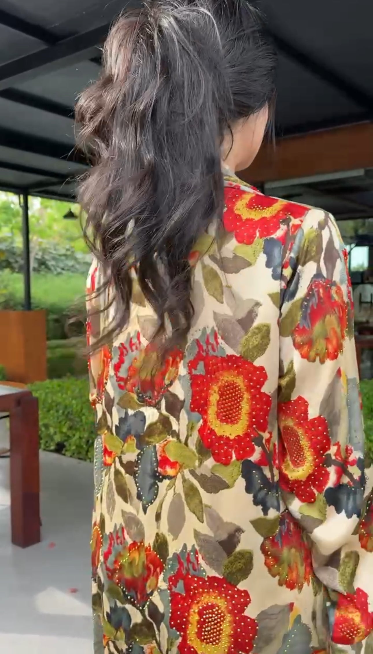 Red 🌹 floral Abayah with matching scarf