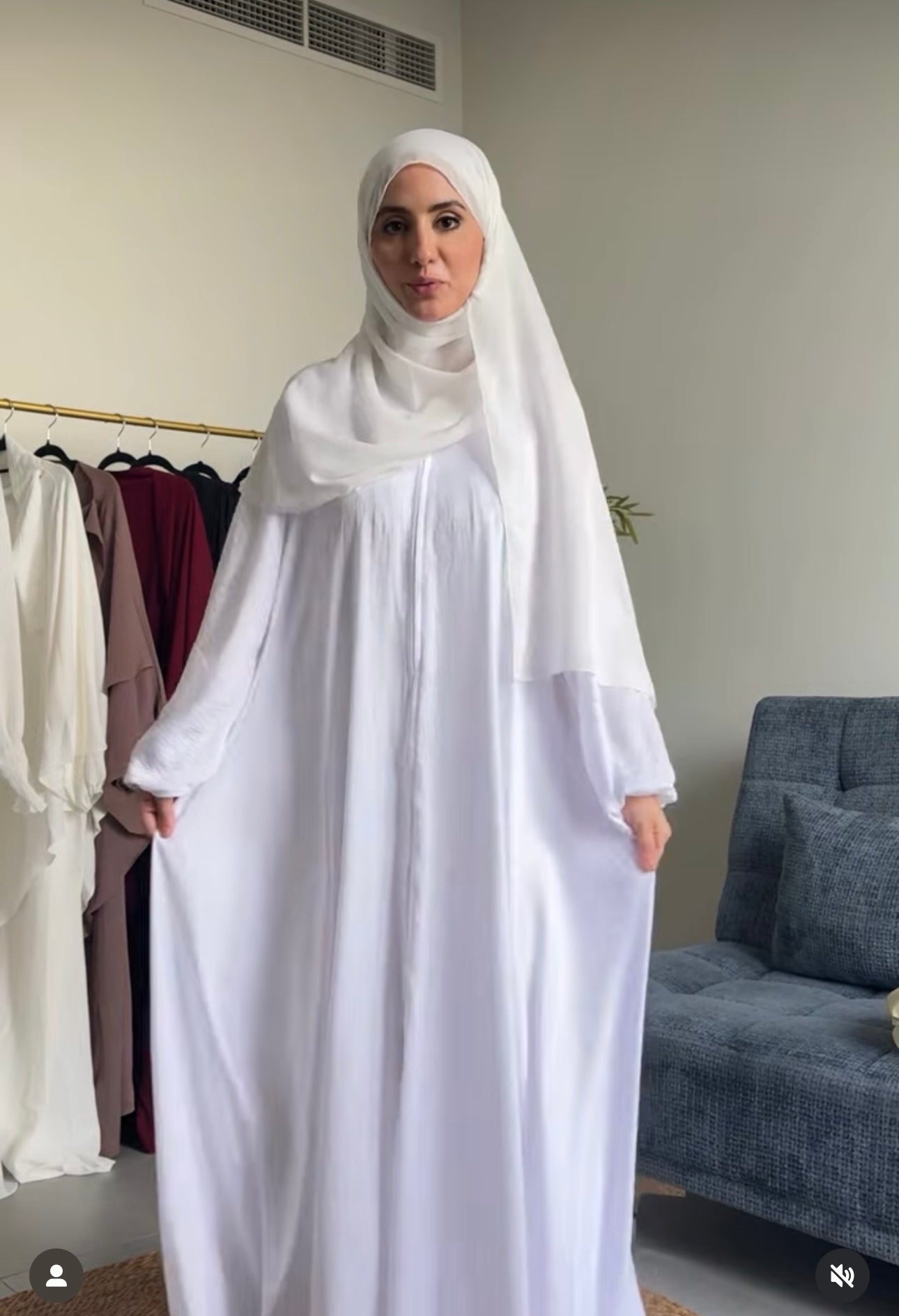 White flow abayah with hijab for umrah or haj