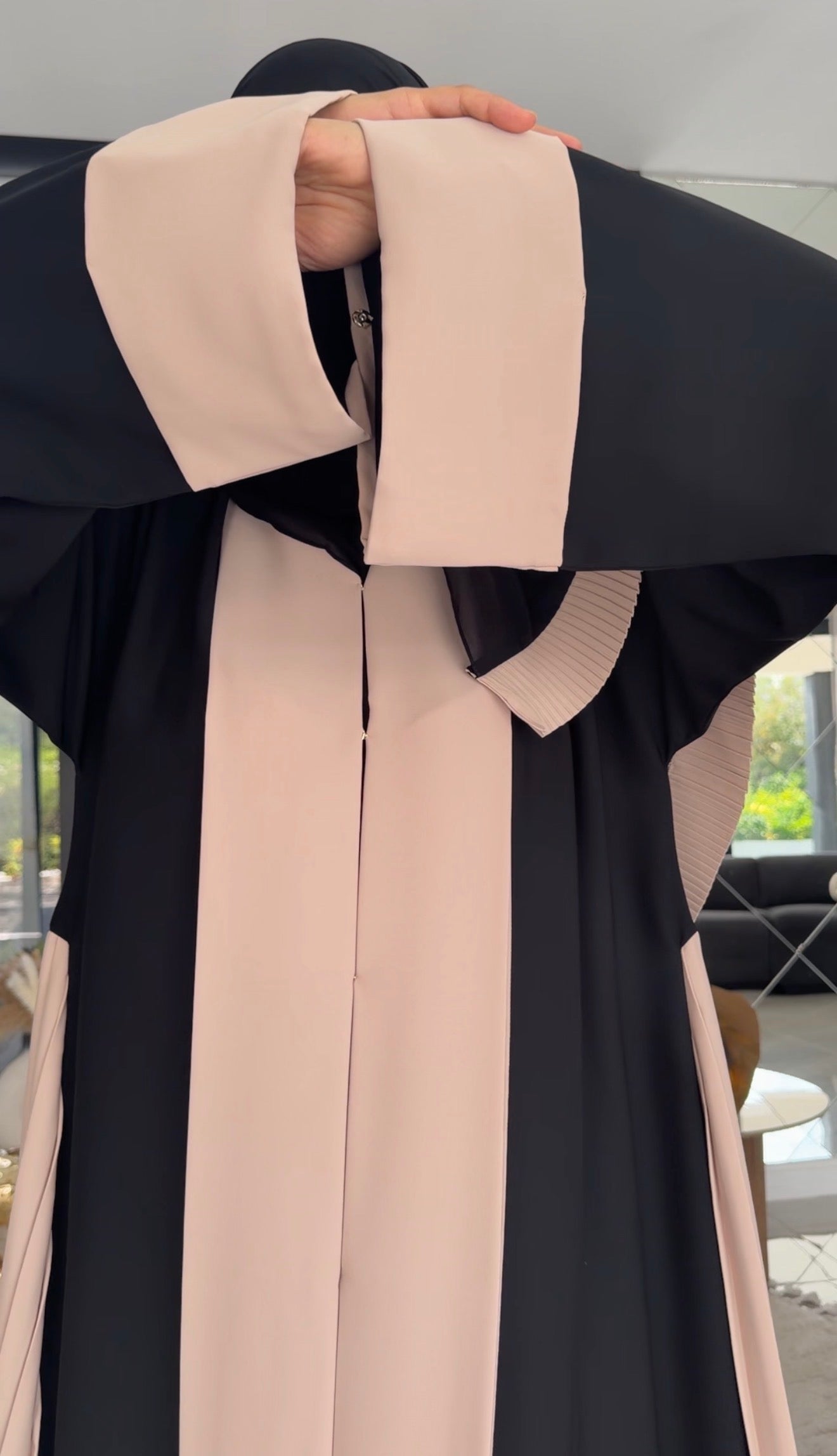 Black and beige pleat flow abayah