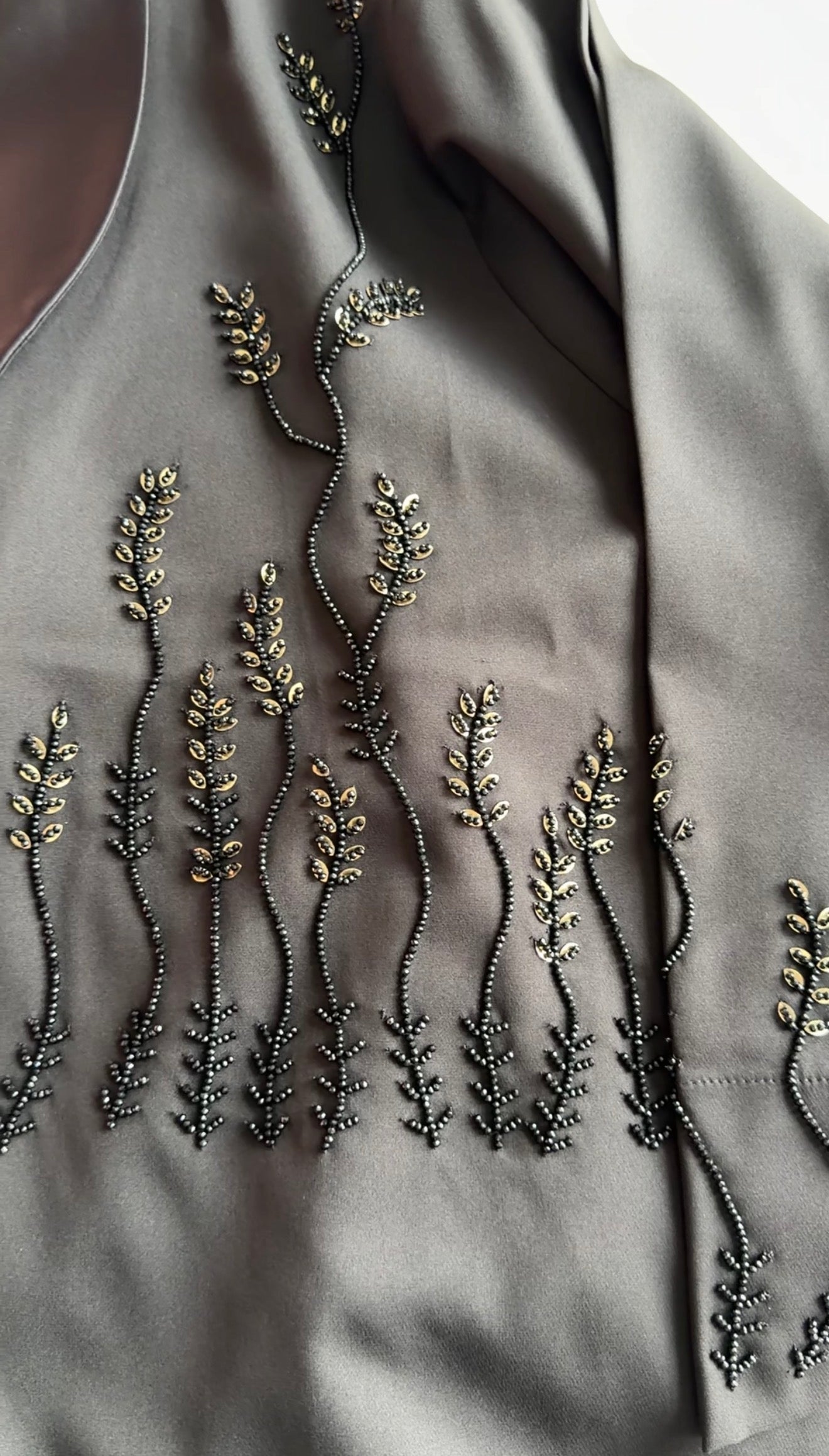 Black colar abayah with plant beadwork