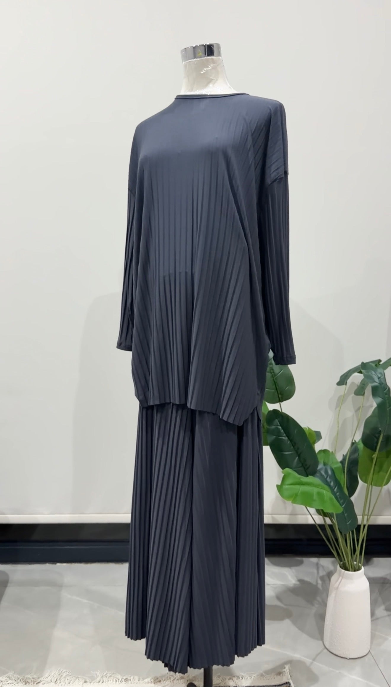 Gray Pleat Set