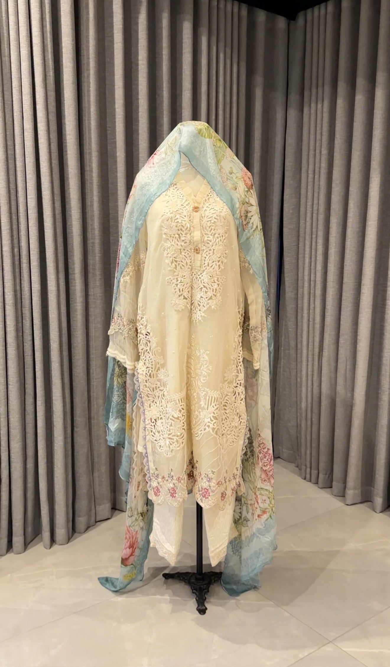 Sari with pants and scarf