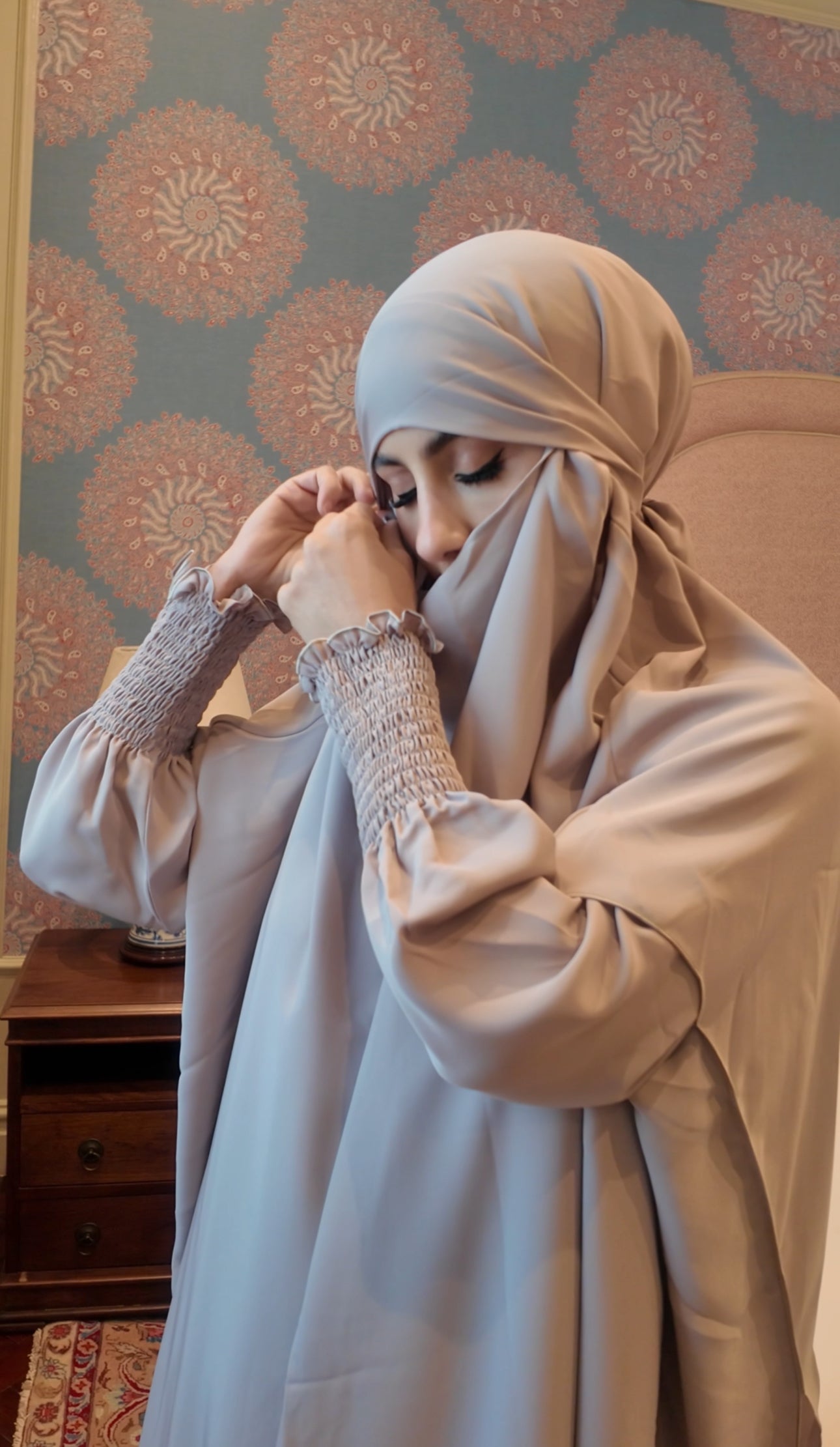 Beige Nada fabric Jilbab with long sleeve inner