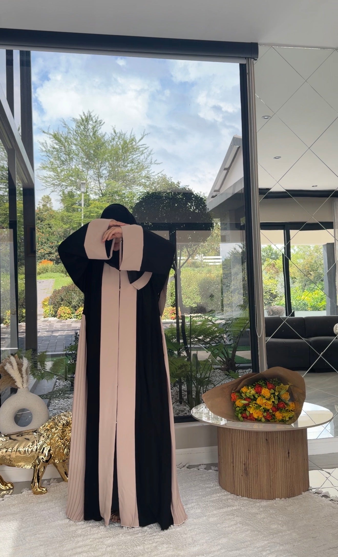 Black and beige pleat flow abayah