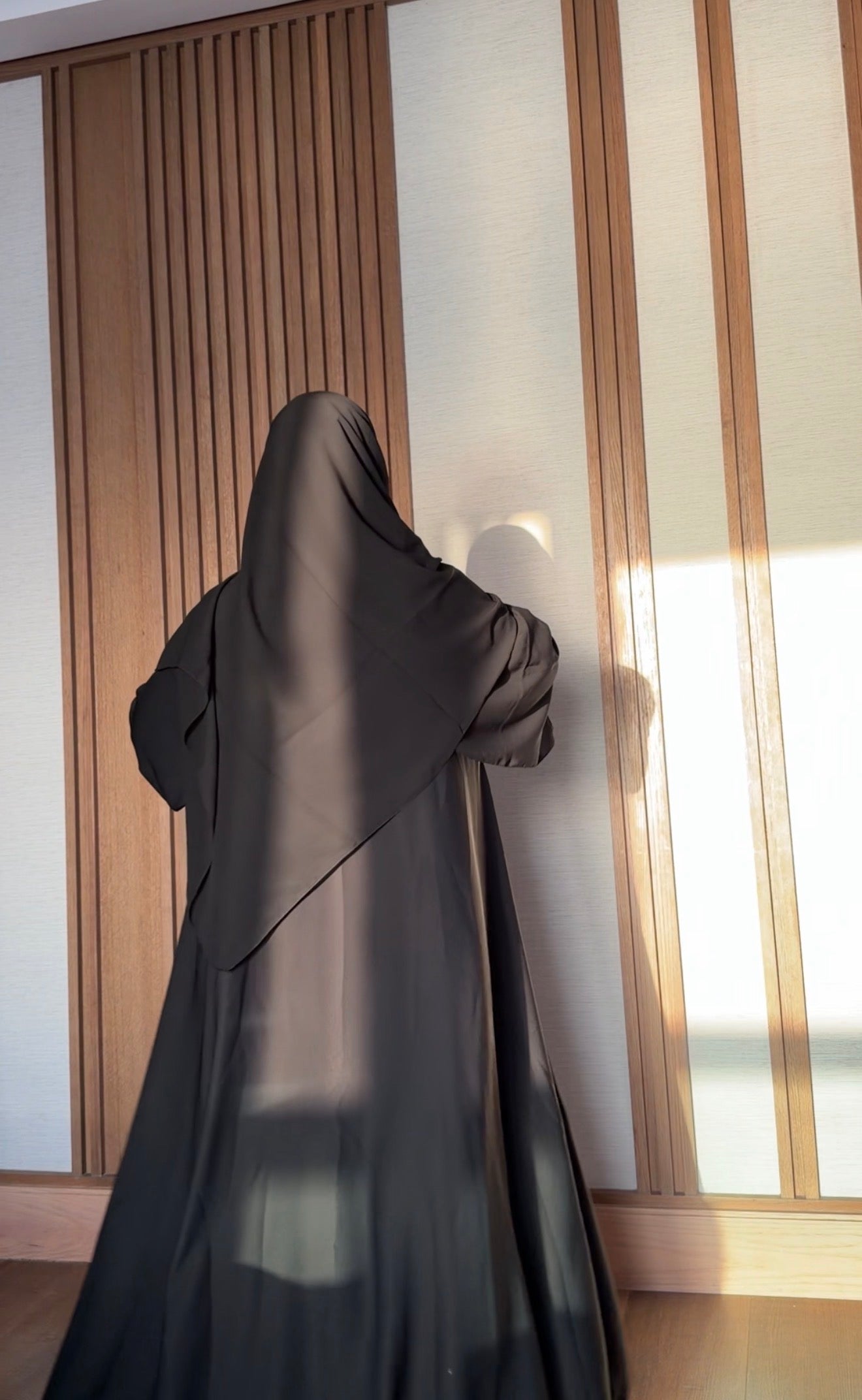 Black pleat abayah